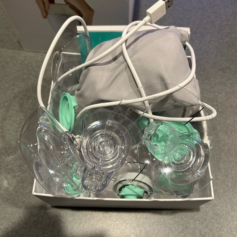 Elvie Wearable Breast Pump - White - Picture 2 of 4